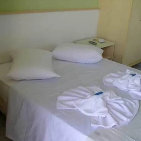 Hotel Pousada Mineirinho Balneário Praia do Leste Room photo