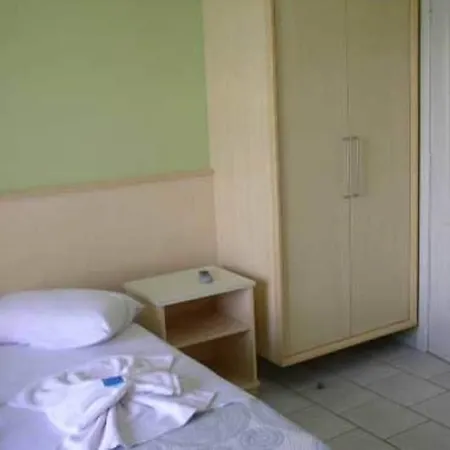 Hotel Pousada Mineirinho Balneário Praia do Leste Room photo